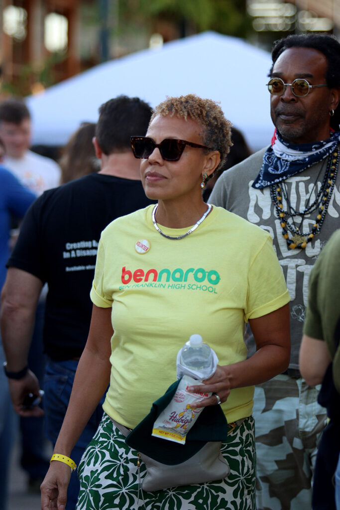 Woman at Bennaroo with a Bennaroo T-shirt
